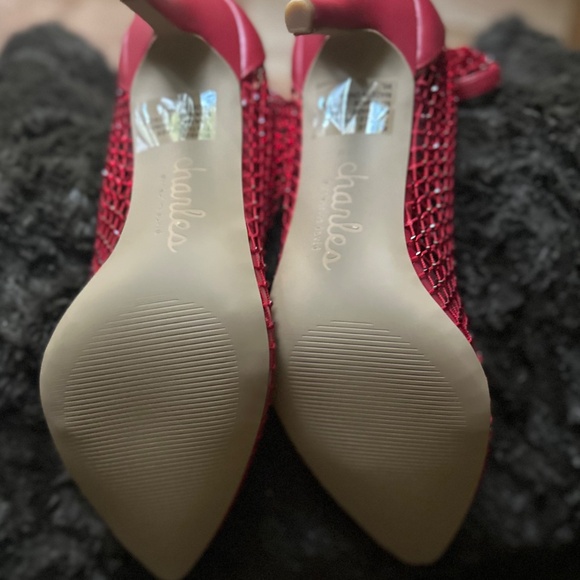 Lady in RED!!!! - Picture 4 of 4